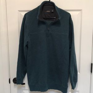 Arrow sweater. Half zipper.